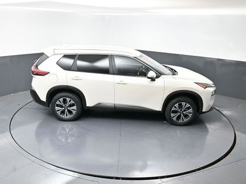 Used 2023 Nissan Rogue SV image 41