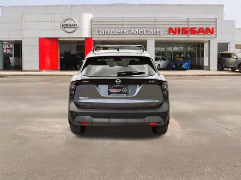 New 2026 Nissan Kicks SR w/ Cold Weather Package FWD image 4