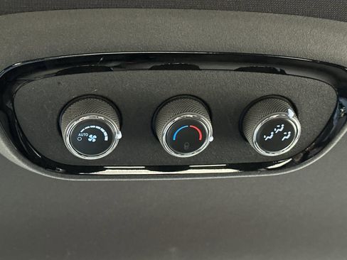 Used 2024 Dodge Durango SXT image 82