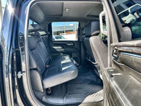 Used 2024 Chevrolet Silverado 2500 LTZ w/ LTZ Convenience Package image 26