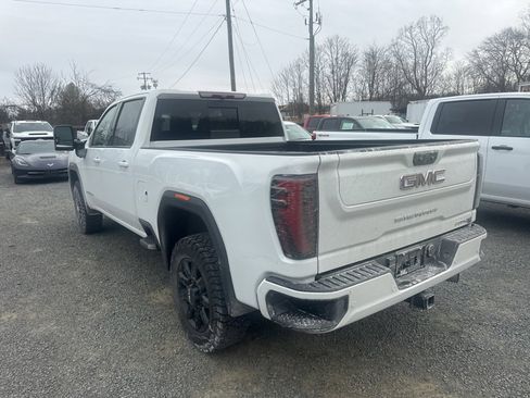 Used 2024 GMC Sierra 2500 AT4 w/ AT4 Preferred Package image 5