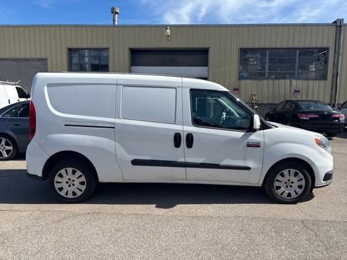 Used 2019 RAM ProMaster City Tradesman SLT image 4
