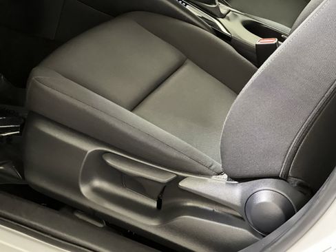 Used 2024 Toyota Corolla LE image 12