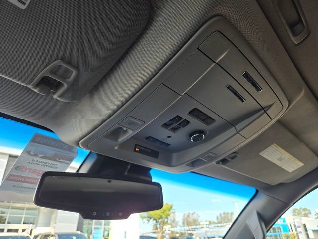 Used 2018 Chevrolet Suburban LT AWD/4WD image 24