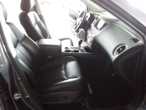 Used 2018 Nissan Pathfinder SL w/ Midnight Edition Package AWD/4WD image 17