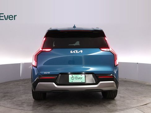 Used 2024 Kia EV9 Land AWD/4WD image 15