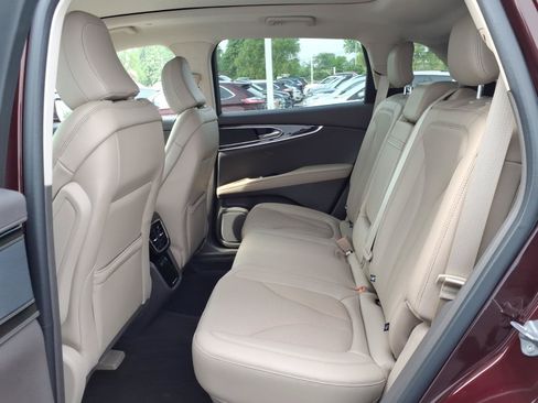 Used 2023 Lincoln Nautilus Reserve AWD/4WD image 9