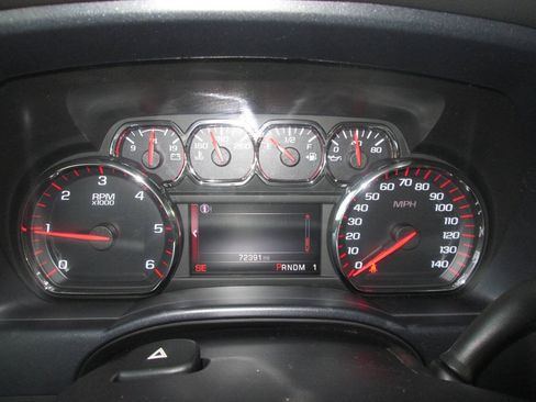 Used 2015 GMC Sierra 2500 SLE w/ SLE Preferred Package AWD/4WD image 11
