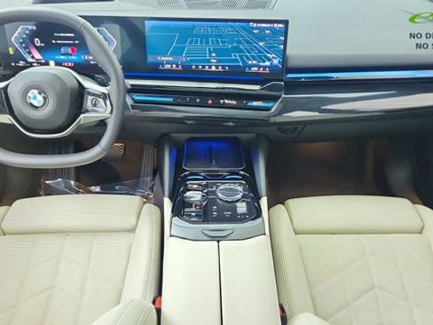 Used 2026 BMW 530i RWD image 19