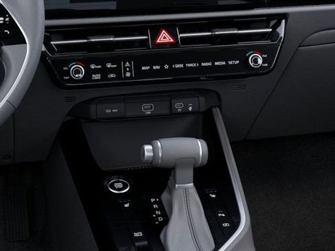 New 2025 Kia Niro EX image 23