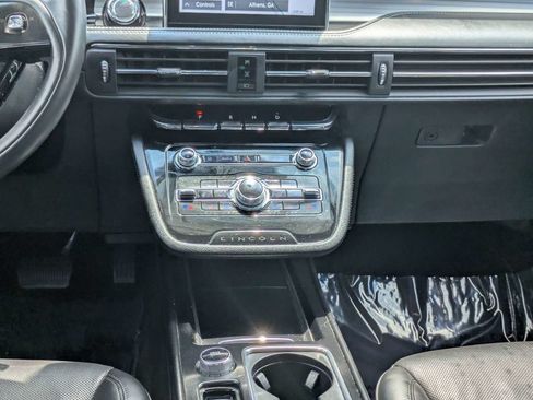 Used 2022 Lincoln Corsair AWD w/ Premium Package image 20