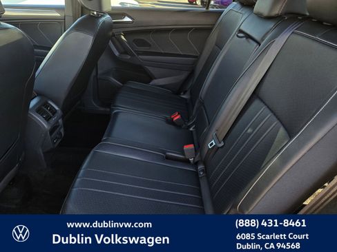 Certified 2022 Volkswagen Tiguan SE R-Line image 10