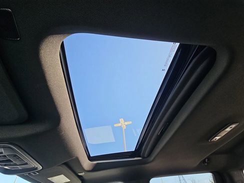 Used 2024 Chevrolet Silverado 1500 High Country w/ High Country Premium Package image 15