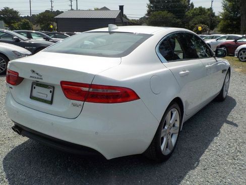 Used 2017 Jaguar XE Prestige image 5