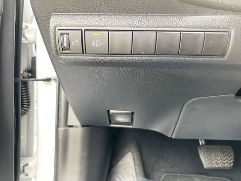 Certified 2025 Toyota Corolla SE FWD image 23