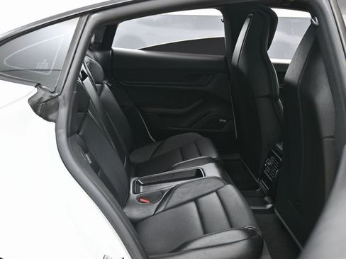 Used 2021 Porsche Taycan image 36