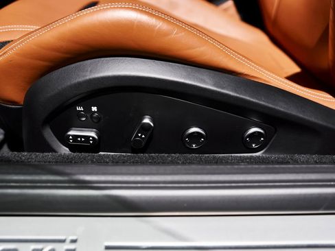 Used 2018 Ferrari GTC4Lusso image 39