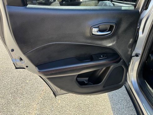 Used 2019 Jeep Compass Trailhawk w/ Cold Weather Group image 43