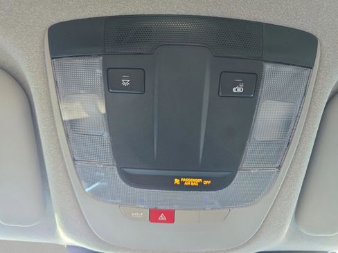 Used 2023 Kia Niro EX image 24