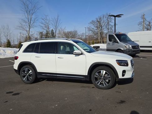 New 2026 Mercedes-Benz GLB 250 4MATIC image 2