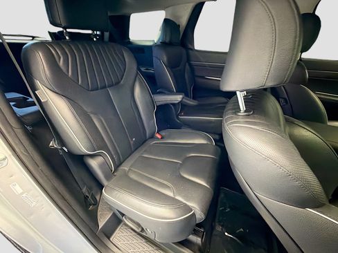Used 2023 Hyundai Palisade Limited w/ Cargo Package FWD image 14