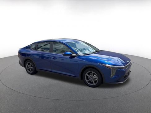 Used 2025 Kia K4 FWD image 2