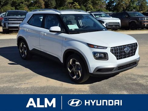New 2026 Hyundai Venue SEL FWD image 4