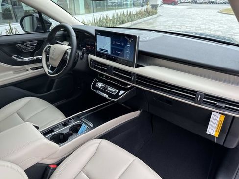 New 2026 Lincoln Corsair Premiere image 20