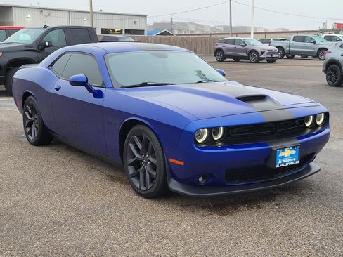 Used 2021 Dodge Challenger R/T w/ Blacktop Package image 7