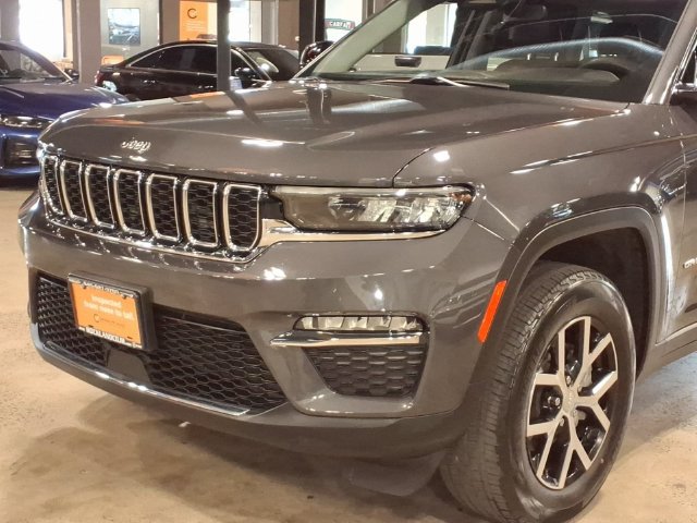 Used 2023 Jeep Grand Cherokee Limited AWD/4WD image 8