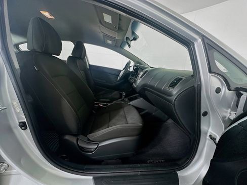 Used 2016 Kia Forte LX FWD image 28