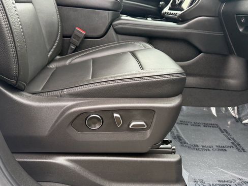 Used 2025 GMC Yukon Denali image 11