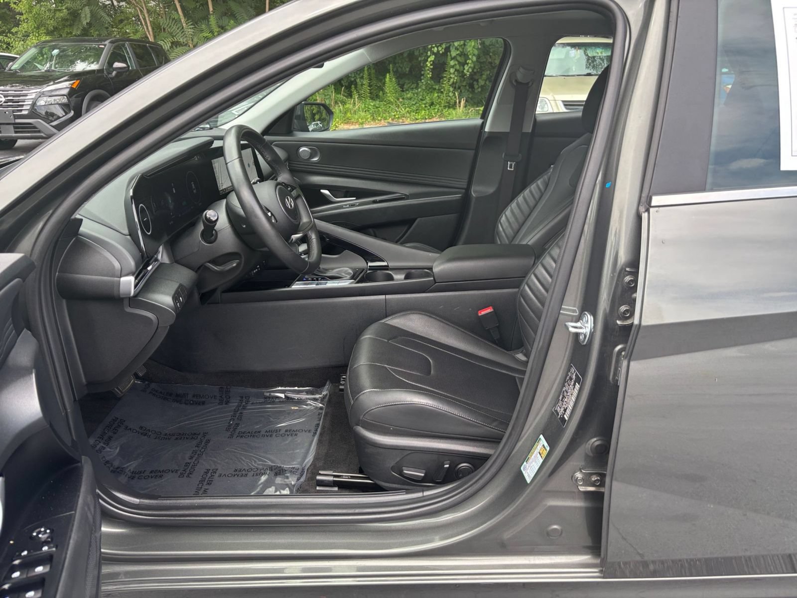 Used 2025 Hyundai Elantra Limited FWD image 22