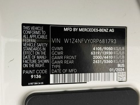 Used 2024 Mercedes-Benz Sprinter 2500 image 50