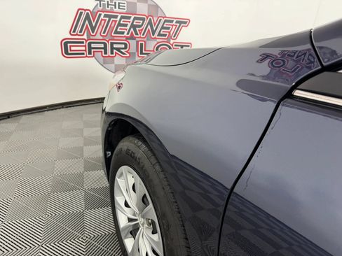 Used 2017 Toyota Camry LE FWD image 21