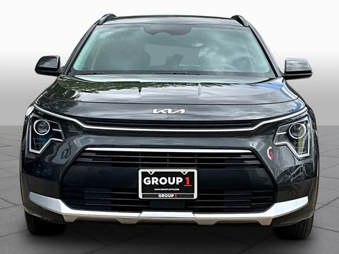 Used 2023 Kia Niro EX image 4