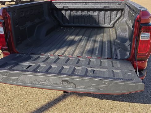 New 2026 GMC Canyon Elevation w/ Convenience Package image 7