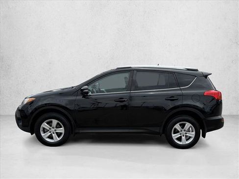 Used 2014 Toyota RAV4 XLE FWD image 2
