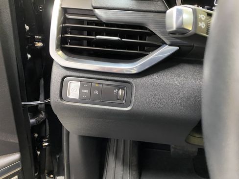 Used 2025 GMC Acadia Elevation image 37