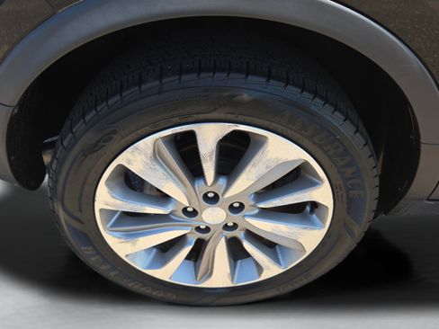 Used 2020 Buick Encore Preferred w/ Safety Package FWD image 33