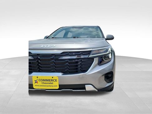Used 2025 Kia Seltos EX FWD image 11
