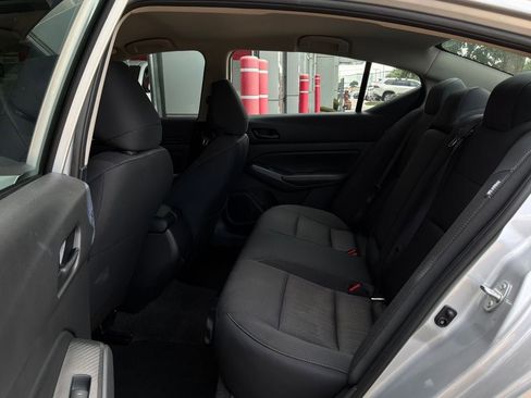 Used 2025 Nissan Altima 2.5 SV FWD image 11