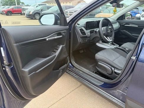 Used 2026 Kia Seltos LX AWD/4WD image 9