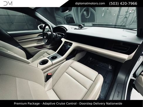 Used 2022 Porsche Taycan 4 Cross Turismo AWD/4WD image 19