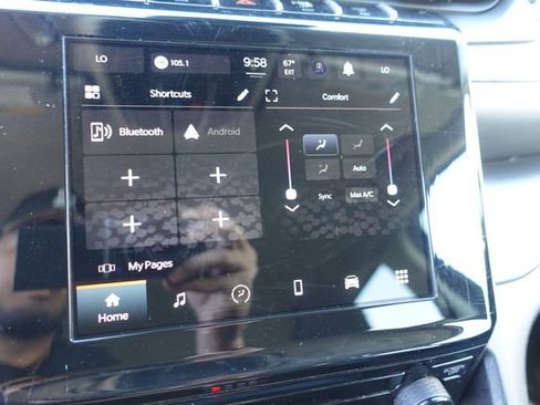 Used 2024 Jeep Grand Cherokee Laredo image 17