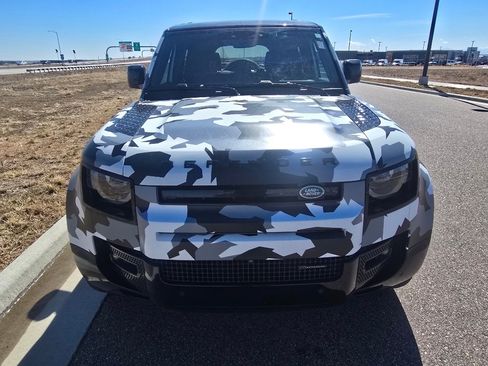 Used 2023 Land Rover Defender 130 X-Dynamic SE image 8