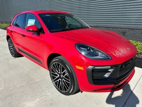Certified 2026 Porsche Macan AWD/4WD image 11