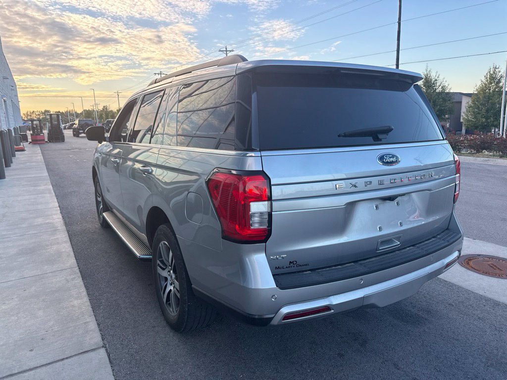 Used 2023 Ford Expedition XLT AWD/4WD image 10