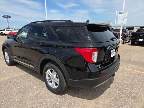 Certified 2023 Ford Explorer XLT w/ Equipment Group 202A AWD/4WD image 3