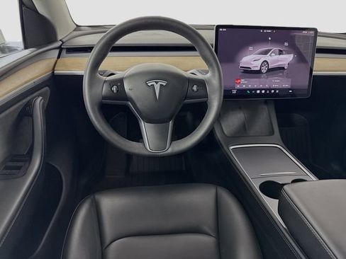 Used 2023 Tesla Model Y Long Range AWD/4WD image 22